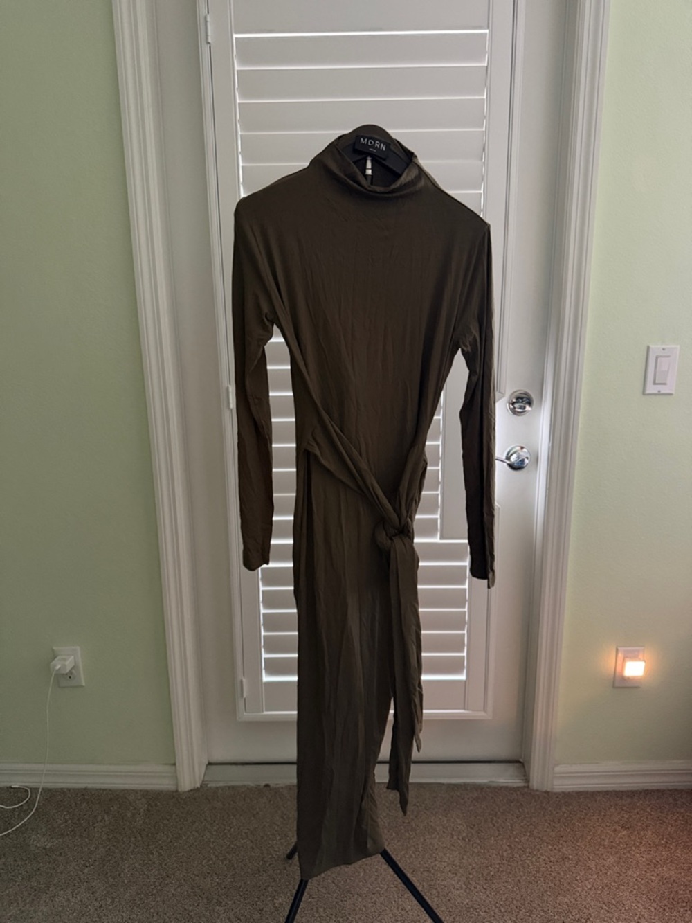 Modern Citizen Olive Green Long Sleeve Tie-Waist Maxi Dress